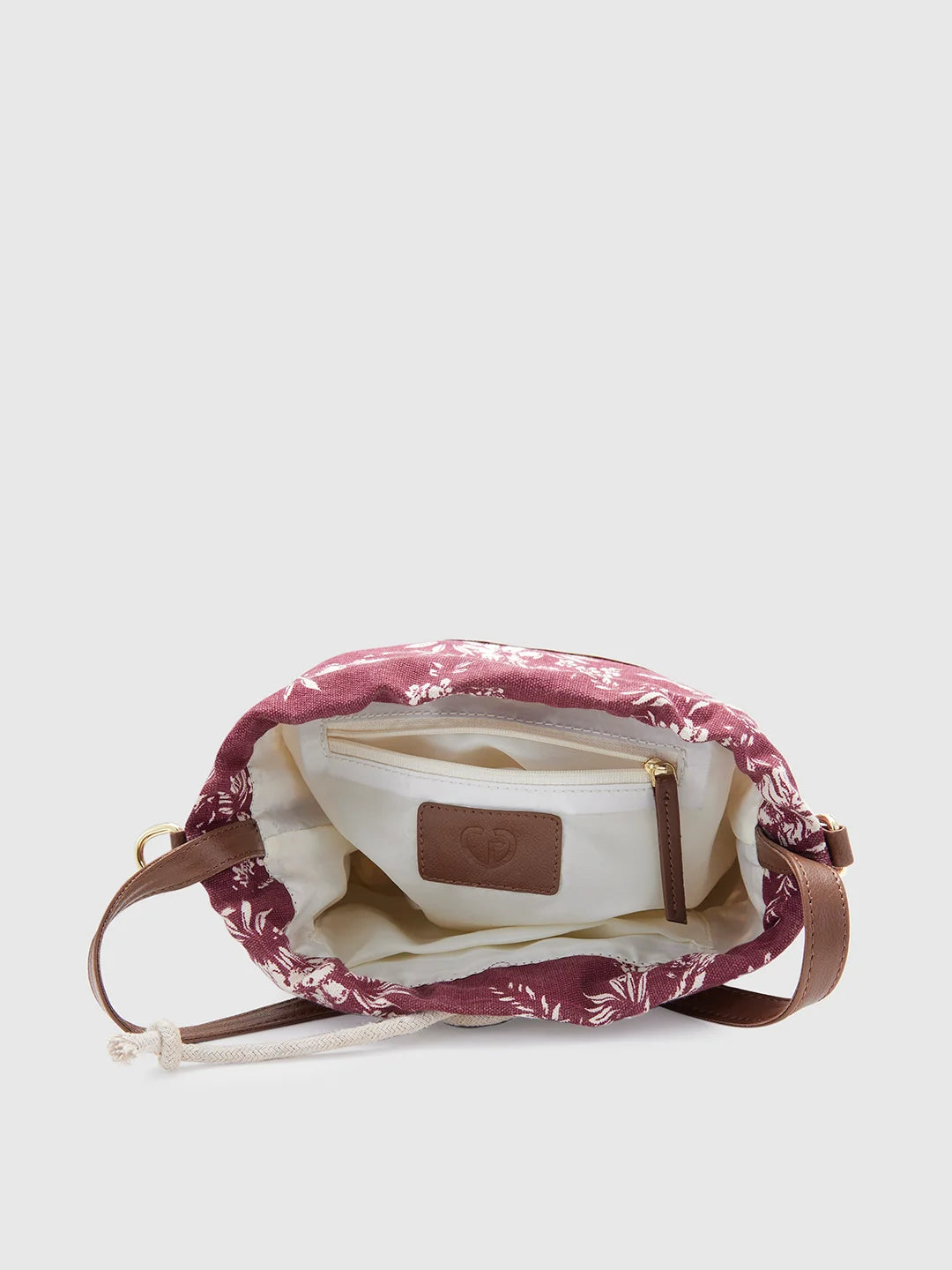 Caprese yondella outlet women s sling bag