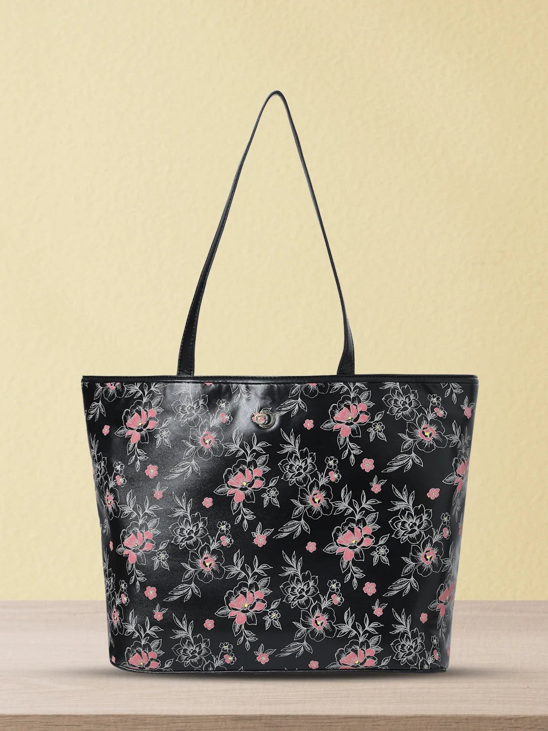 Buy Caprese Snow Laptop Tote Large Printed Women S Office Handbag Black Rs 2999 Caprese Bags