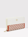 Caprese Zeta Zip Around Women'S Wallet Large Quilted Vanilla